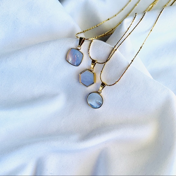 Geometric Shaped Titanium Necklace - Picture 3 of 3